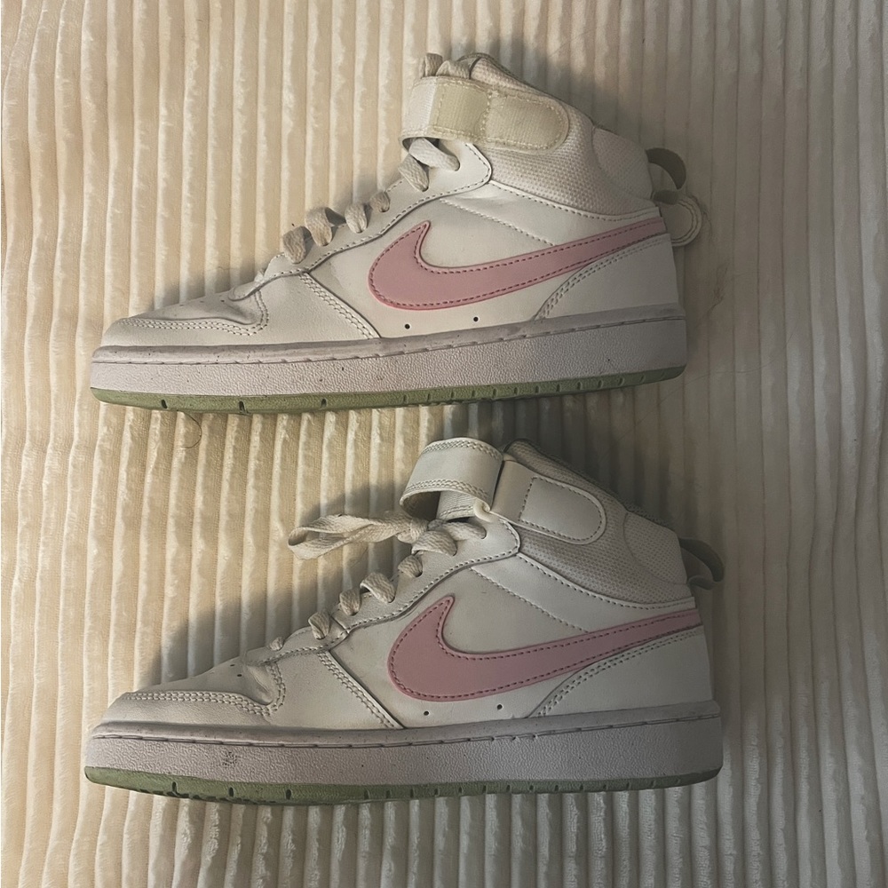 Nike Court Borough Mid 2 (Big Kids’ Shoes)